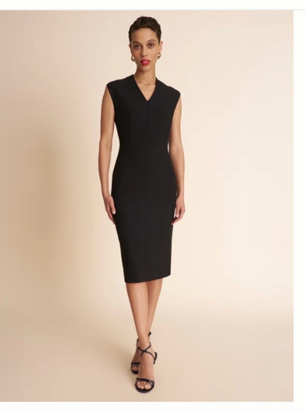 M.M.LaFleur Vienna Sheath Dress NWT Black Sheath Dress Size 6 V-Neck Career